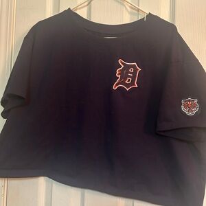 Womens Detroit Tigers crop boxy tee xl
